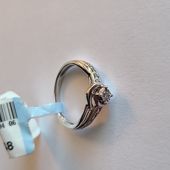 FINE JEWELRY BEAUTIFUL STERLING SILVER DIAMOND ACCENT RING SIZE 7 - Picture 4 of 10